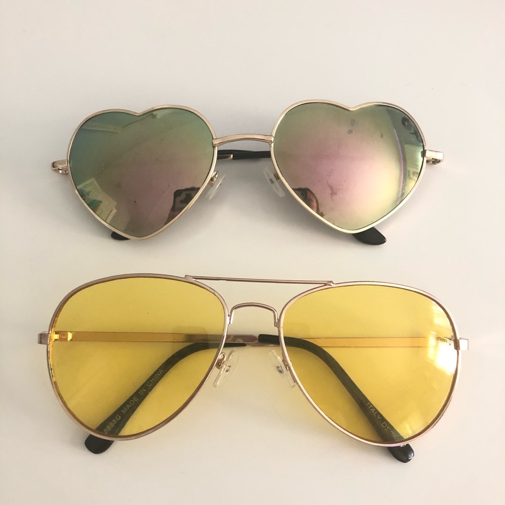 2 SUNGLASSES